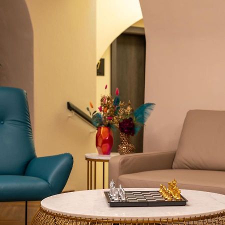 Aparthotel Lavilo Main Square Graz Extérieur photo